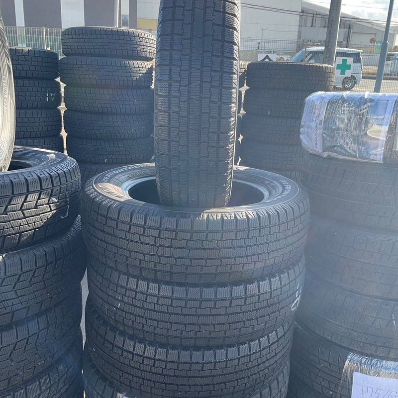 165/70R14 2018年製　TOYO iceFRONTAGE美品　　4本セット：12000円