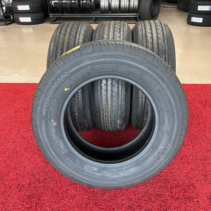 205/70R15C 106/104S 8PR　ヨコハマ　未使用品　激安美品4本セット:34000円