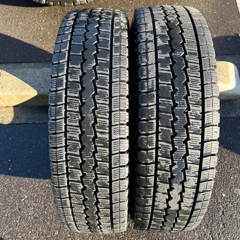 195/85R15 113/111L LT ダンロップ 中古　 激安美品　2本セット：8000円