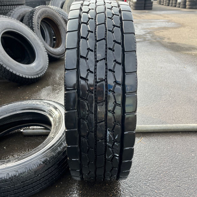 245/70R19.5 DUNLOP, SP688 中古　 激安美品　1本セット：10000円