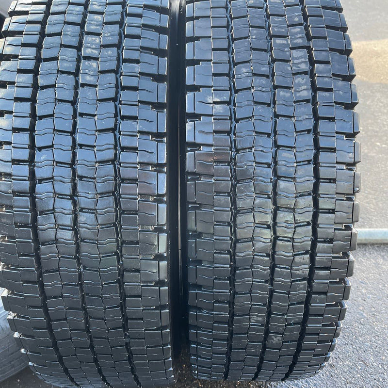 245/80R17.5 DUNLOP, SP001　中古　　 激安美品　2本セット：13000円