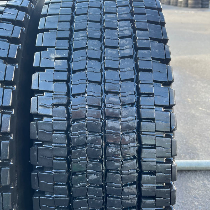 245/80R17.5 DUNLOP, SP001　中古　　 激安美品　2本セット：13000円