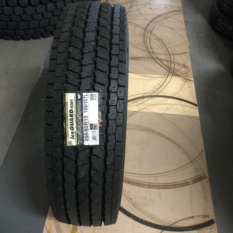 ヨコハマ 205/80R15LT 年式古め 未使用品　1本:7000円