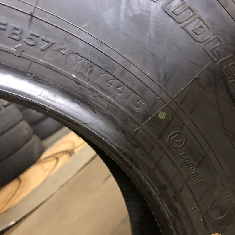 ヨコハマ 205/80R15LT 年式古め 未使用品　1本:7000円