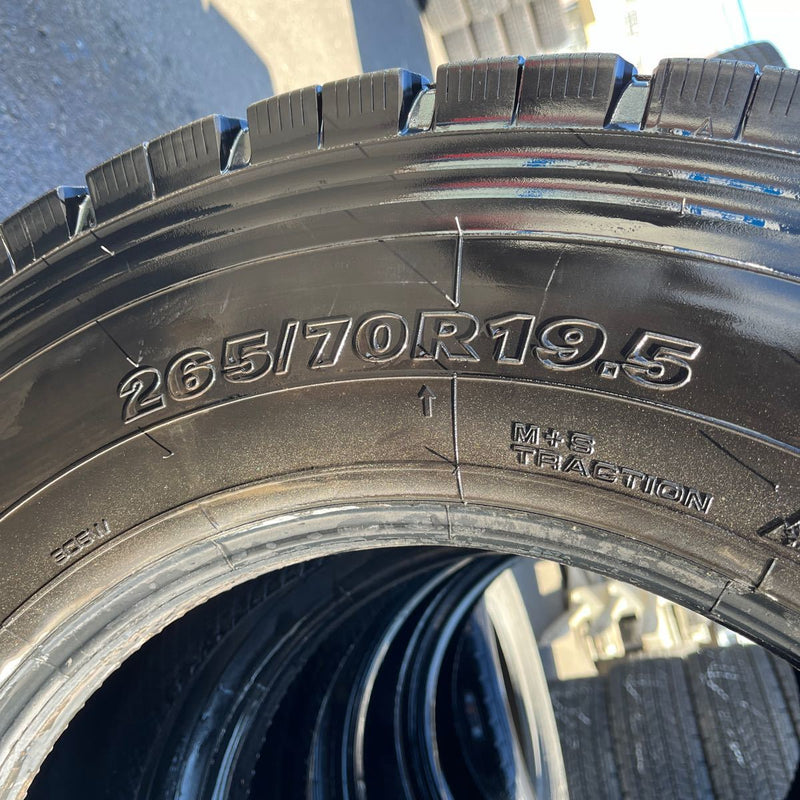 265/70R19.5 YOKOHAMA, 905W 中古　 激安美品　4セット：37000円