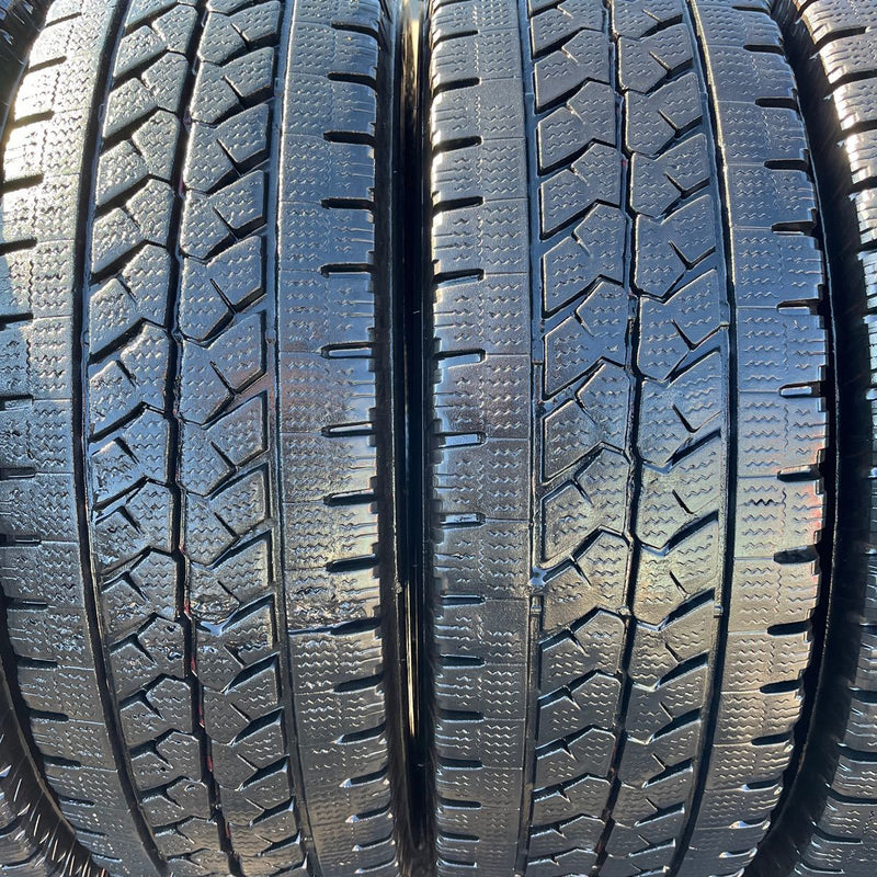 215/70R17.5 118/116 BRIDGESTONE, W979　 中古　　激安美品　6本セット：24000円