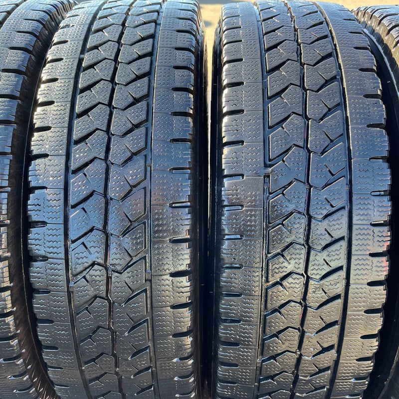 215/70R17.5 118/116 BRIDGESTONE, W979　 中古　　激安美品　6本セット：24000円