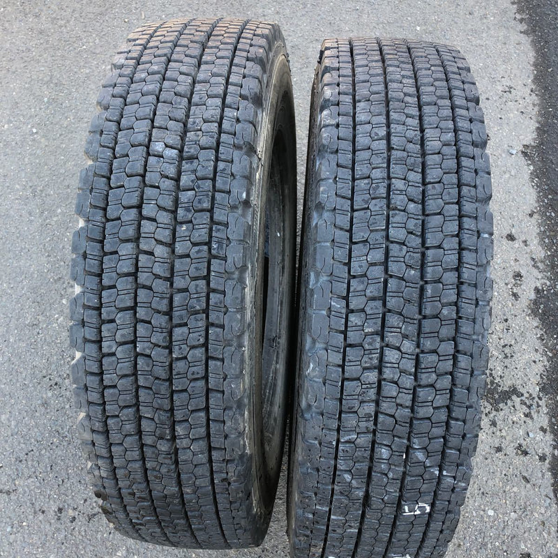 中古再生タイヤ 225/80R17.5 W900 2本:10000円