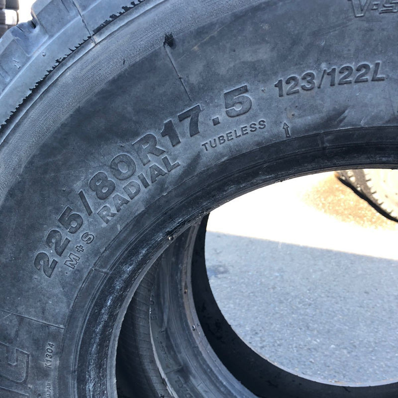 中古再生タイヤ 225/80R17.5 W900 2本:10000円