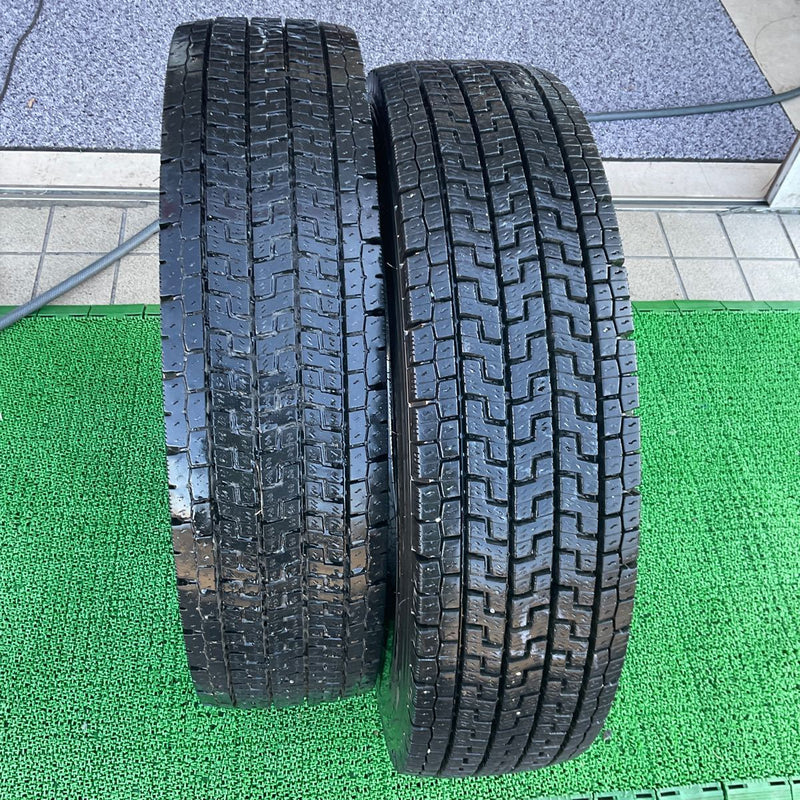 ヨコハマ 225/90R17.5 903ZW 中古タイヤ　2本:12000円