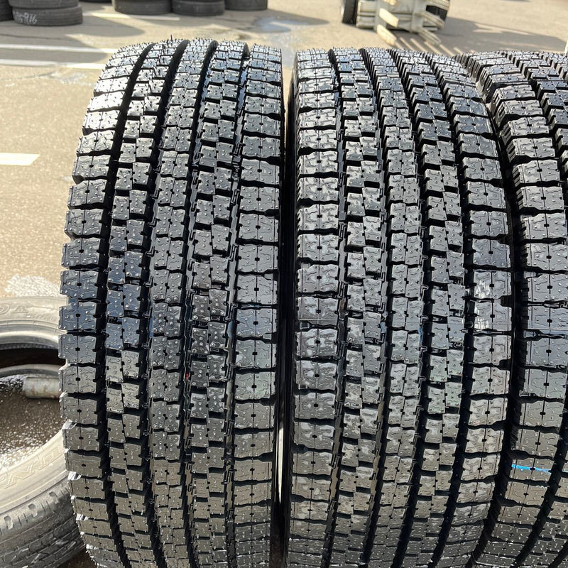 245/70R19.5 再生　中古　ほぼ新品　M929　 激安美品　8本セット：117000円