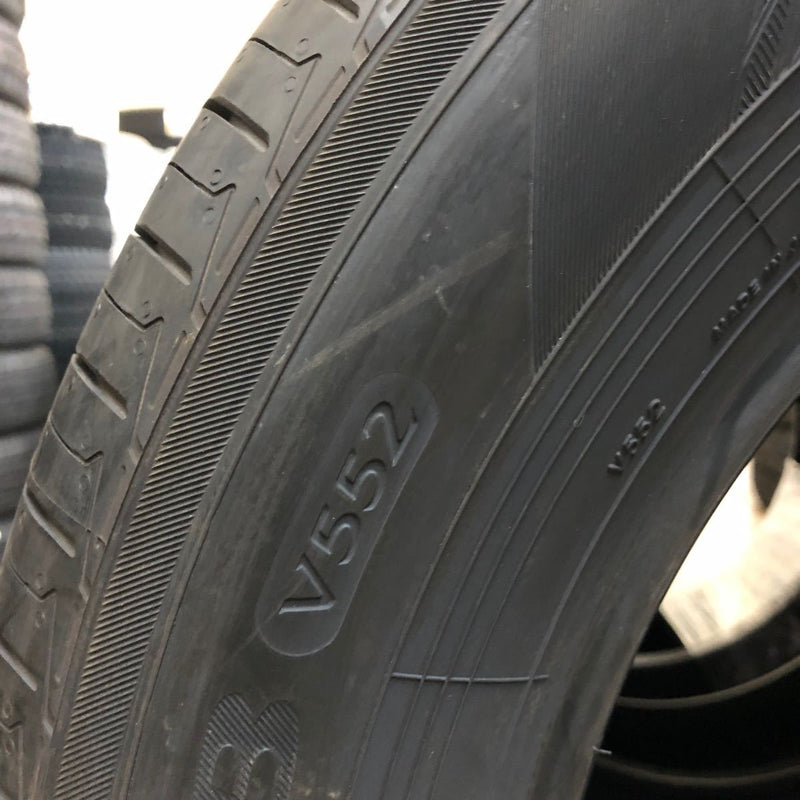 ヨコハマ 215/60R16 V552 年落ち未使用品 4本:28000円 未使用