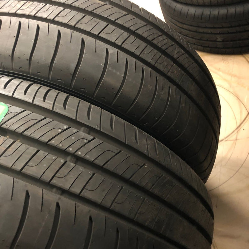 DUNLOP 215/60R16 RV505 、 未使用品　4本:31000円