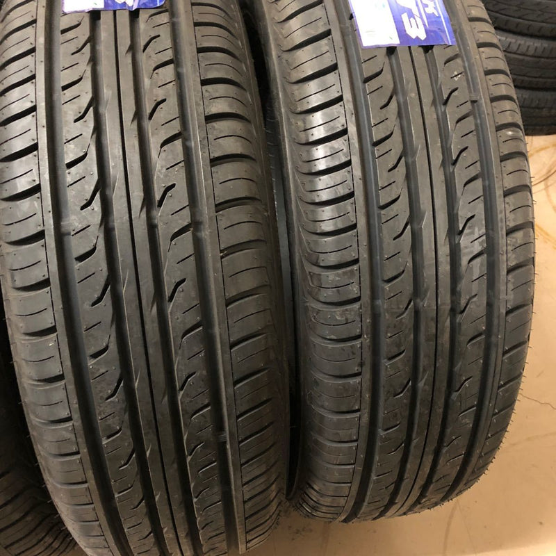 DUNLOP 235/65R18 PT3 未使用品 サマータイヤ4本セット:52000円 未使用