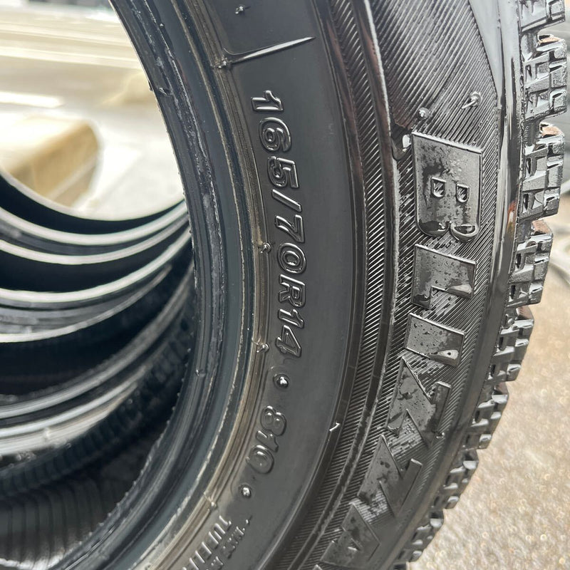 165/70R14 ブリヂストン VRX 中古冬タイヤ　4本セット:12000円