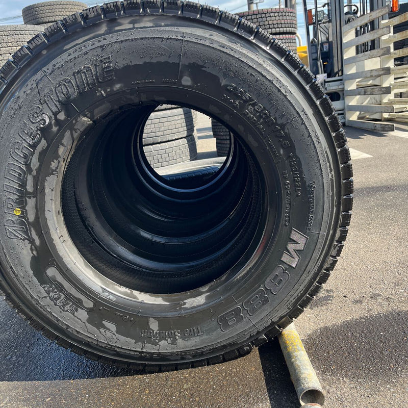 225/80R17.5 BRIDGESTONE, M888 未使用品　激安美品　6本セット：120000円 未使用