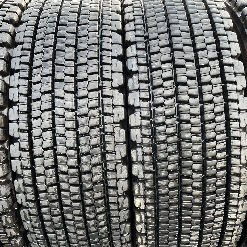 275/80R22.5 BRIDGESTONE, W900 中古　　激安美品　6本セット：99000円