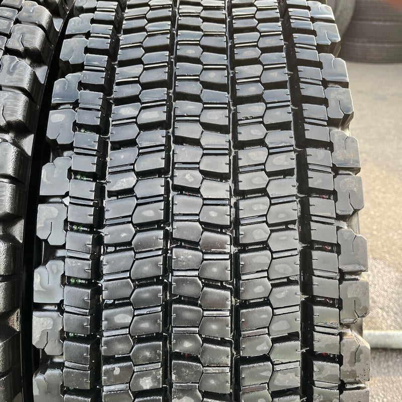 275/80R22.5 BRIDGESTONE, W900 中古　　激安美品　6本セット：99000円