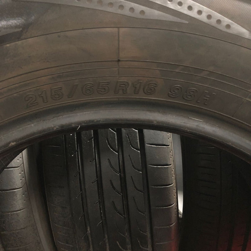 ヨコハマ 215/65R16 RV-02 中古夏タイヤ 2020年 4本セット:20000円