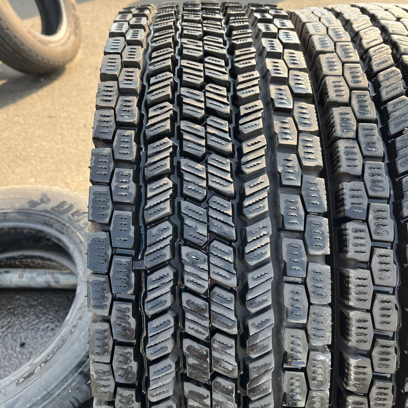 215/70R17.5 YOKOHAMA, 904W 中古　激安美品　4本セット：27000円