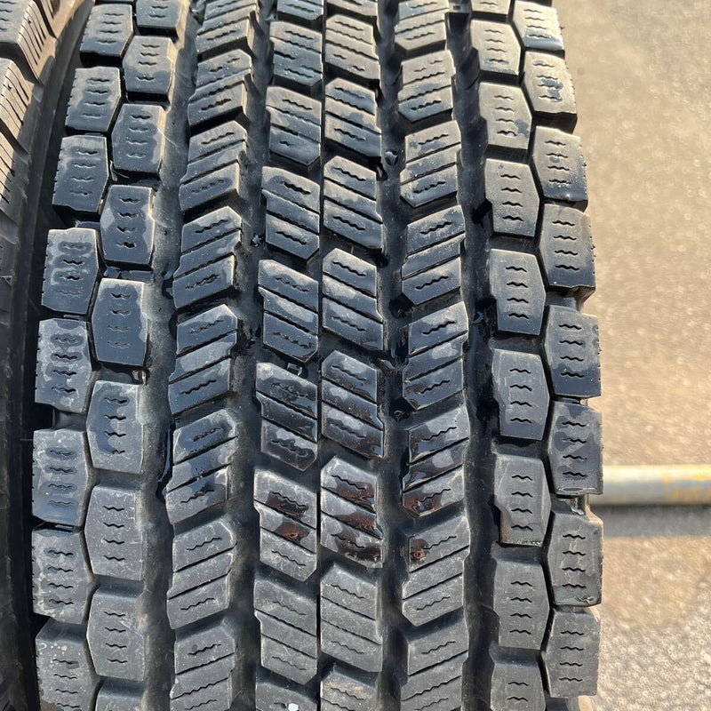 215/70R17.5 YOKOHAMA, 904W 中古　激安美品　4本セット：27000円