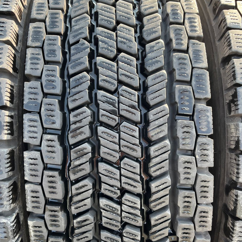 215/70R17.5 YOKOHAMA, 904W 中古　激安美品　4本セット：27000円