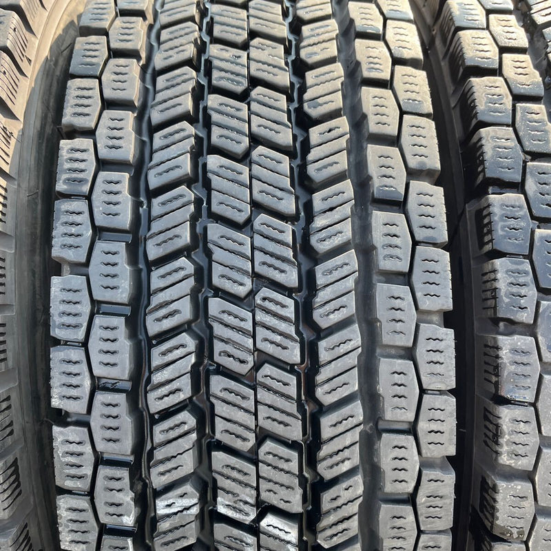 215/70R17.5 YOKOHAMA, 904W 中古　激安美品　4本セット：27000円