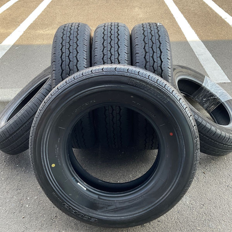 195/80R15 107/105N LT 　BRIDGESTONE 2022年　イボ付き4本セット：30000円