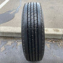 195/75R15 109/107L LT 　ダンロップ　SPLT33M 2017年　1本：7000円