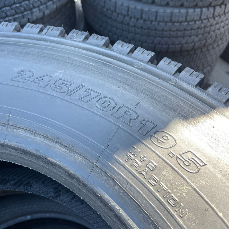 245/70R19.5中古再生　 ほぼ新品　激安美品　　10本セット：126000円