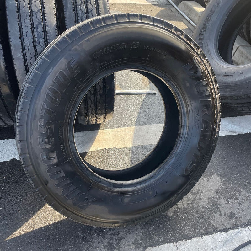 205/85R16 中古地山　ブリヂストン　激安美品　　6本セット：30000円