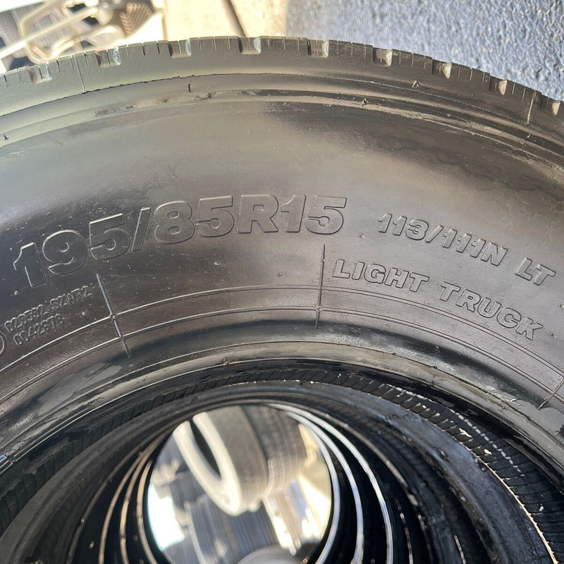 195/85R15 BRIDGESTONE, R207 中古　激安美品　6本セット：25000円