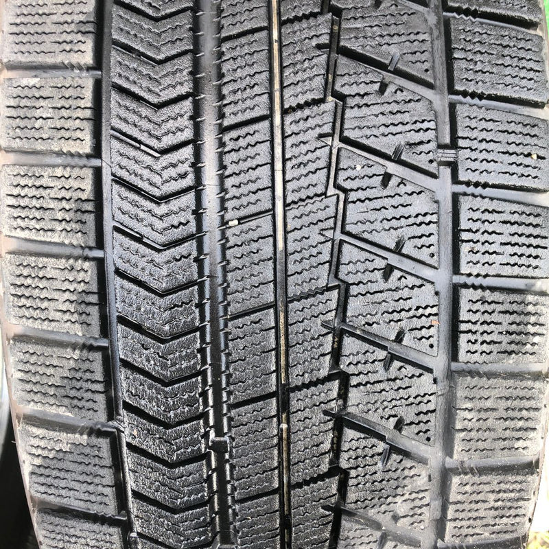 245/45R20 ブリヂストン 中古冬タイヤ　2本セット 年式古め　8000円