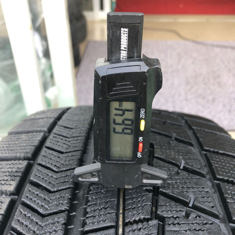 245/45R20 ブリヂストン 中古冬タイヤ　2本セット 年式古め　8000円