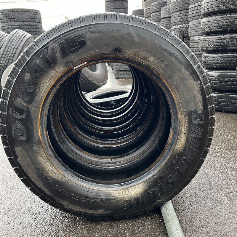 215/70R17.5, 118/116 BRIDGESTONE, R205 中古　激安美品　6本セット：25000円
