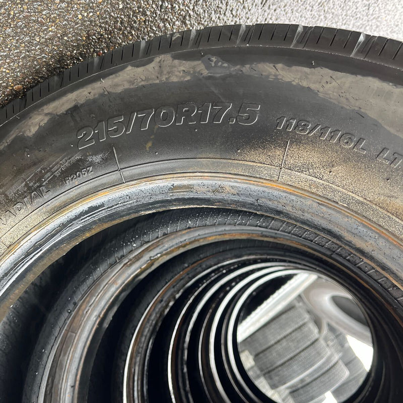 215/70R17.5, 118/116 BRIDGESTONE, R205 中古　激安美品　6本セット：25000円
