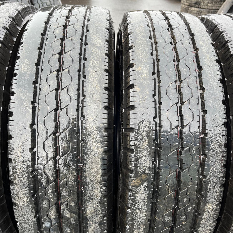 215/70R17.5, 118/116 BRIDGESTONE, R205 中古　激安美品　6本セット：25000円