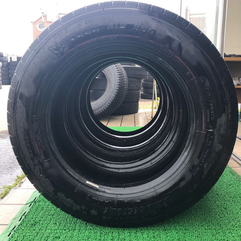 ブリヂストン 215/70R17.5 R18 265 中古タイヤ4本セット:22000円