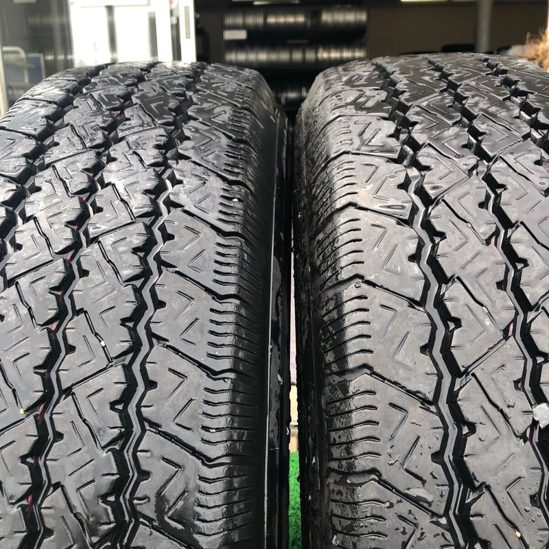 ブリヂストン 215/70R17.5 R18 265 中古タイヤ4本セット:22000円