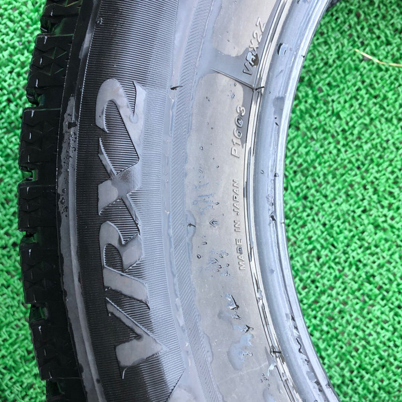 ブリヂストン 215/60R16 VRX2 中古冬タイヤ 2本:8000円
