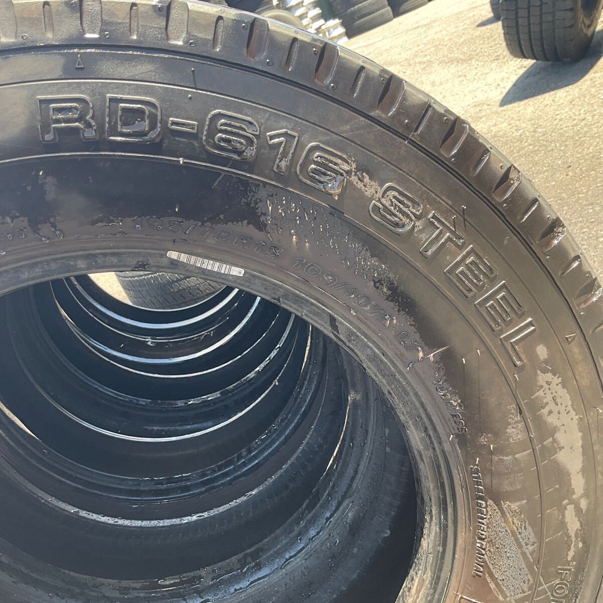 ブリヂストン 195/75R15 RD-616 STEEL 地山中古タイヤ 6本:27000 ブリヂストン 195/75R15 RD-616 STEEL 地山中古タイヤ 6本:27000
