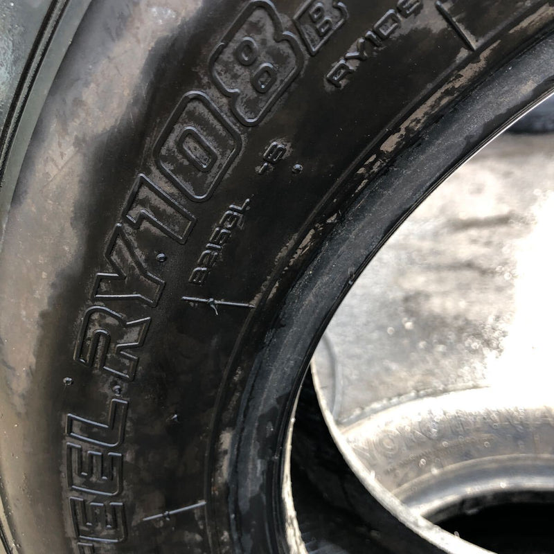 205/70R16中古地山　ヨコハマ　2015年　4本セット：15000円