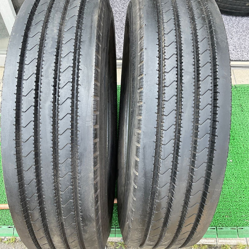 ヨコハマ　275/80R22.5 RY437 ほぼ新品　年式古め　2本：37000円