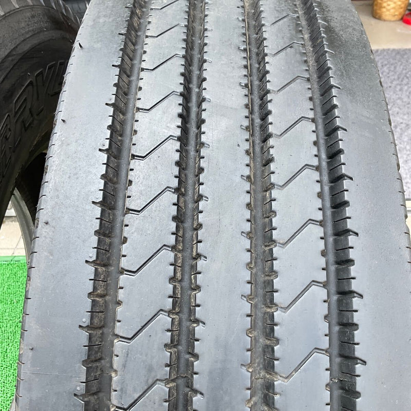 ヨコハマ　275/80R22.5 RY437 ほぼ新品　年式古め　2本：37000円