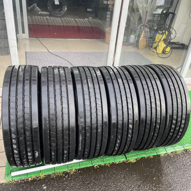 215/70R17.5. 中古地山　ダンロップ　2021年 激安美品　　6本セット：42000円