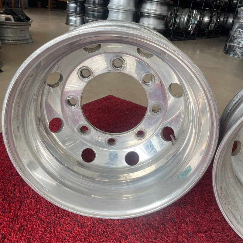 アルミホイール　 19.5×6.75の8穴(245/70R 19.5或いは、265/70R 19.5などに使う)激安美品　2本セット：32000円