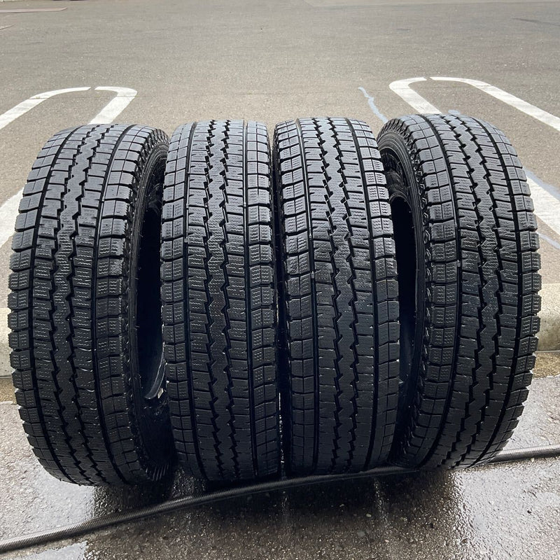 185/80R14 97/95N LT ダンロップ　スタッドレスタイヤ中古　2019年美品　　4本セット：16000円