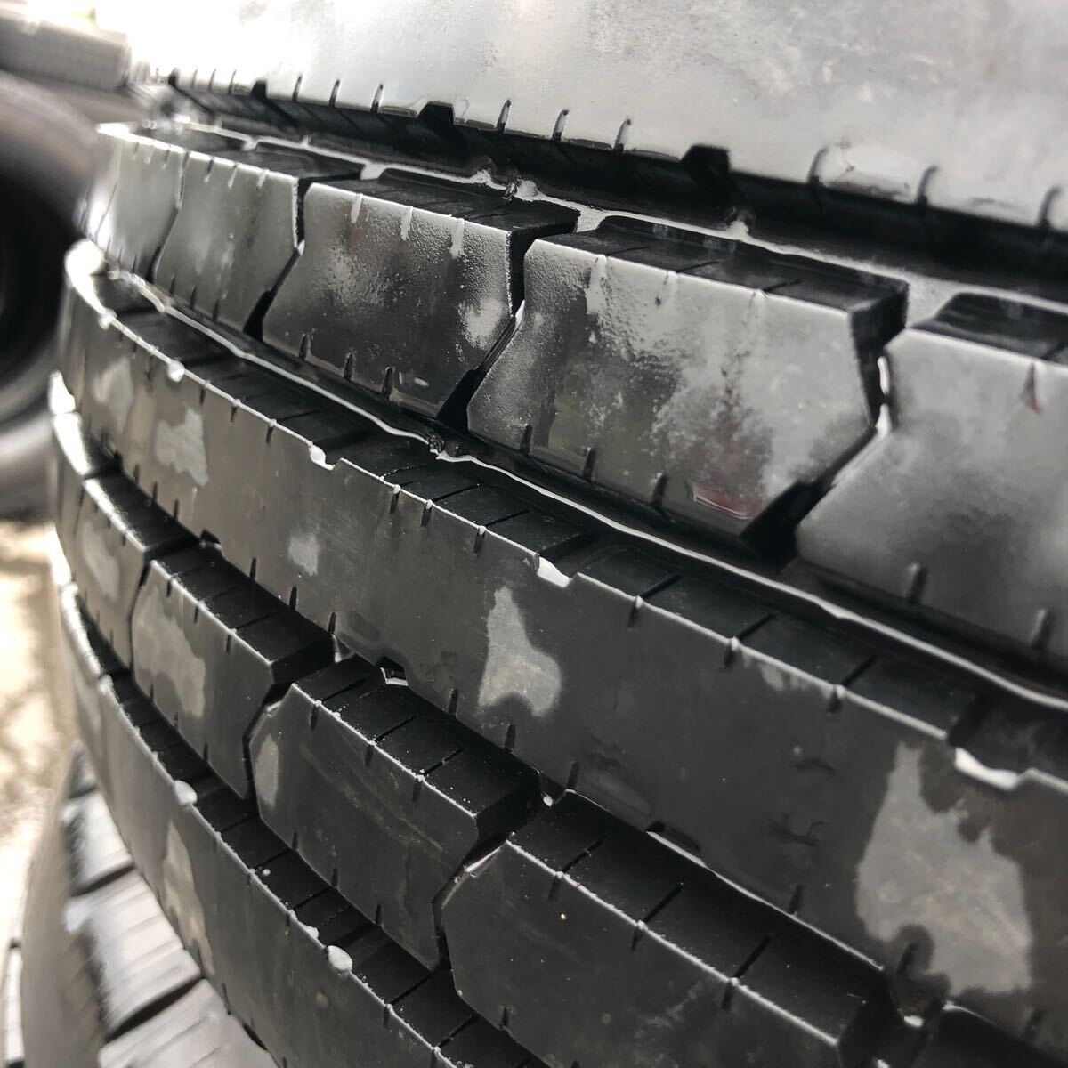 ブリヂストン 205/70R17.5 R202LT 中古夏タイヤ 6本:36000円 | 桜国際 