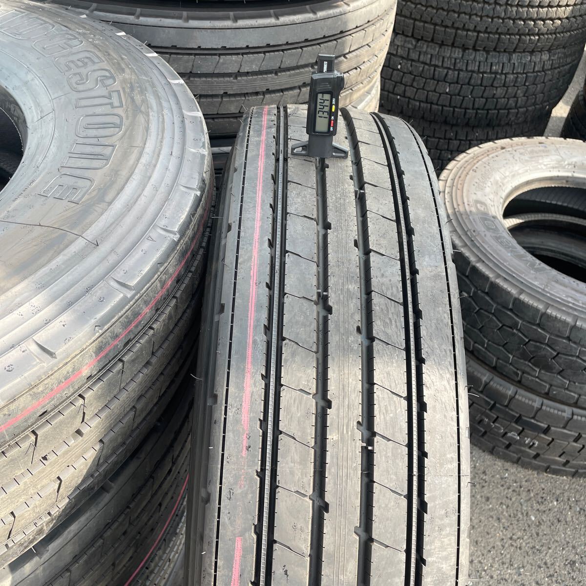 ブリヂストン　タイヤ275 80R 22.5 10本 275/80R 22.5 ブリヂストン ほぼ新品 10本セット＋1本：290000円 | 桜