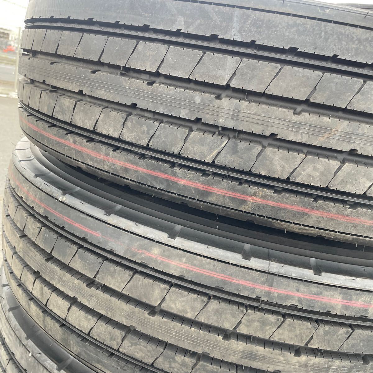 ブリヂストン　タイヤ275 80R 22.5 10本 275/80R 22.5 ブリヂストン ほぼ新品 10本セット＋1本：290000円 | 桜
